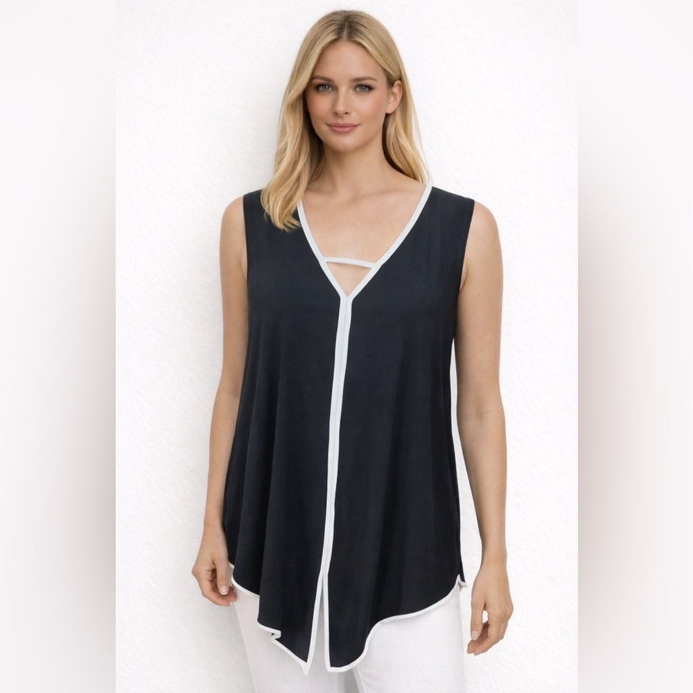 EST 1946 Womens Black White Trim Top Size 18/20W